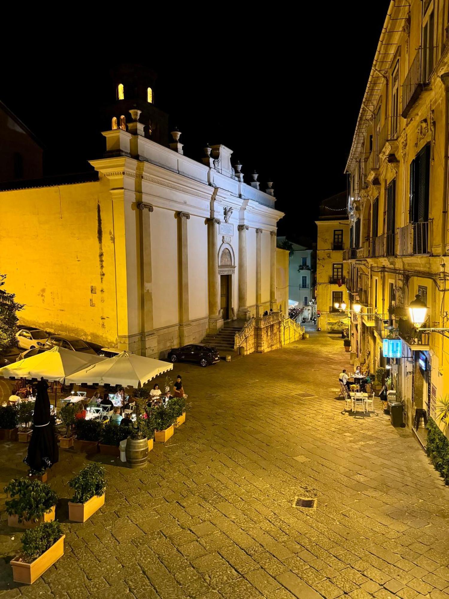 Residenza D'Artista Al Duomo1 Hotel Salerno Exterior photo